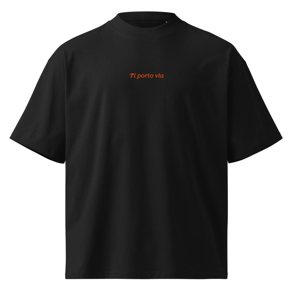 Ti porto via — t-shirt oversize nera, ricamo arancione