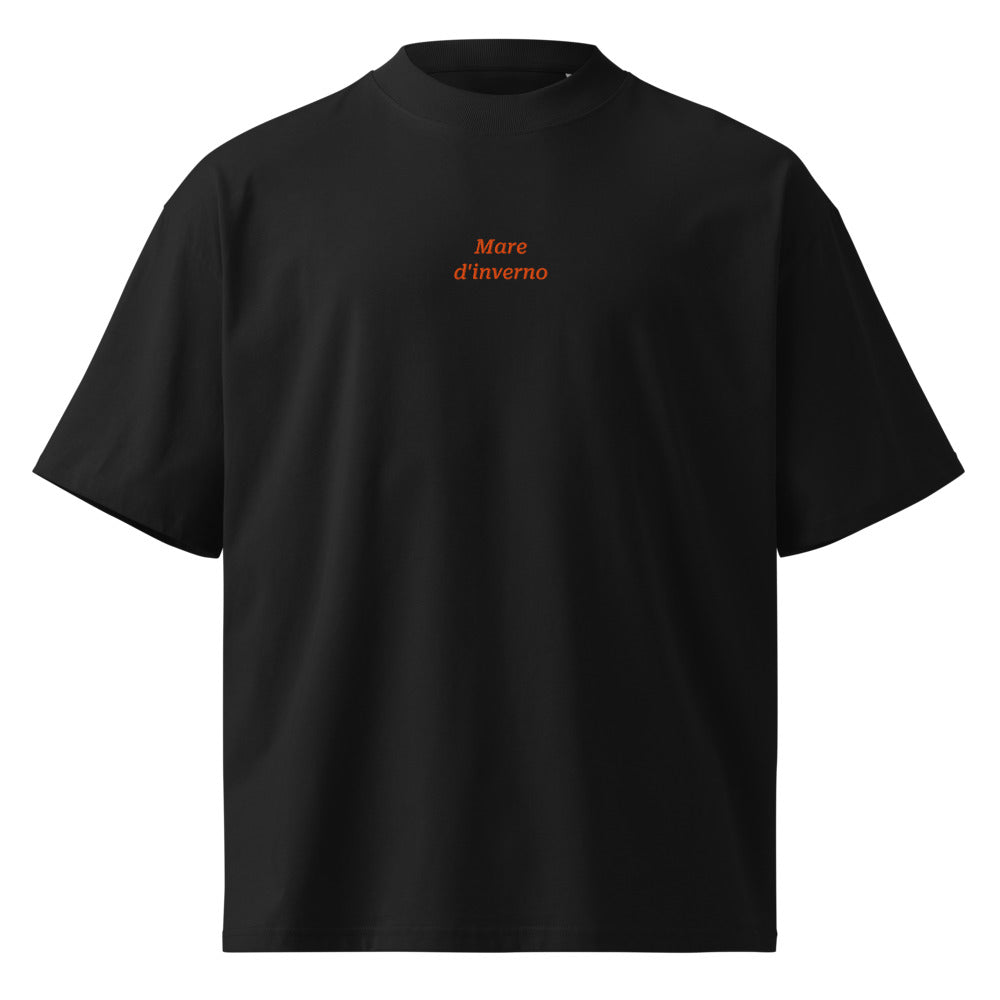 Mare d'inverno — t-shirt oversize nera, ricamo arancione