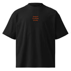 Sempre la stessa strada — t-shirt oversize nera, ricamo arancione