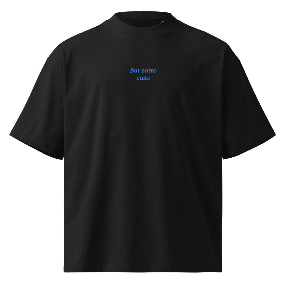 Bar sotto casa — t-shirt oversize nera, ricamo acqua pavone