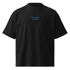 Faccio finta di niente — t-shirt oversize nera, ricamo acqua pavone
