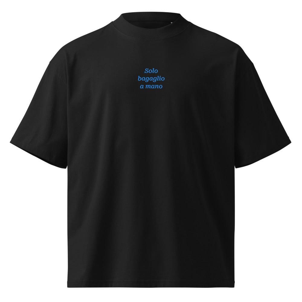 Solo bagaglio a mano — t-shirt oversize nera, ricamo acqua pavone