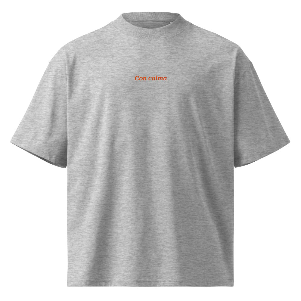 Con calma — t-shirt oversize grigia, ricamo arancione