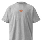 Domani sicuro — t-shirt oversize grigia, ricamo arancione