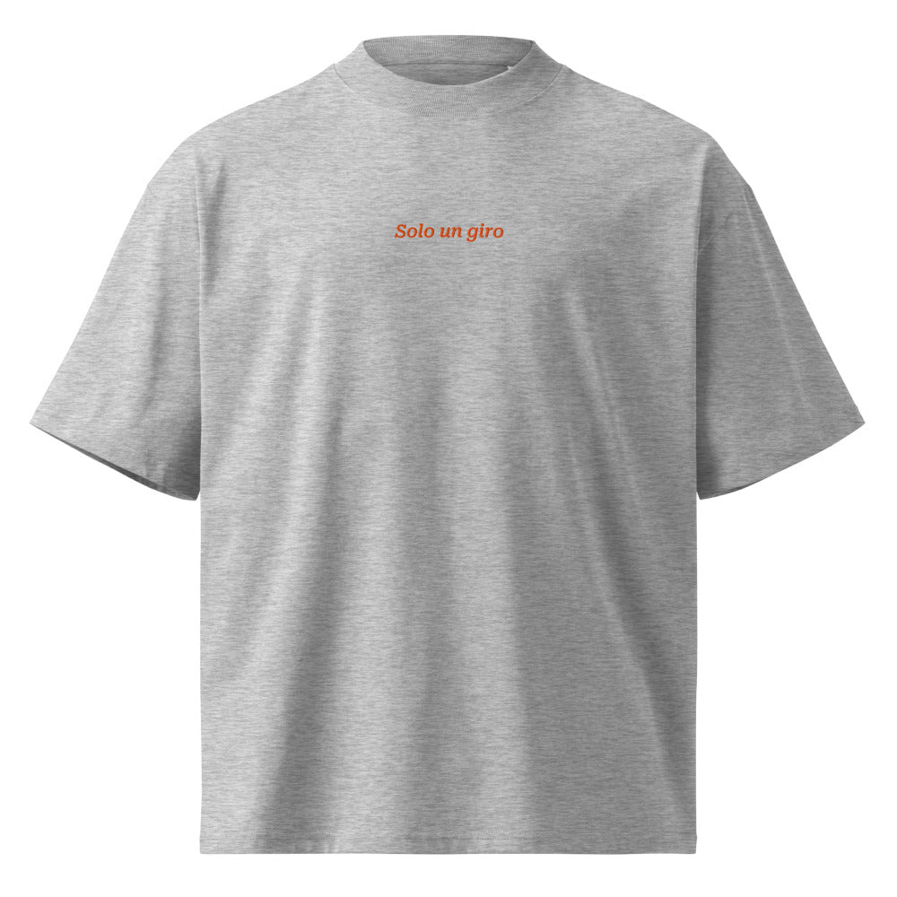 Solo un giro — t-shirt oversize grigia, ricamo arancione