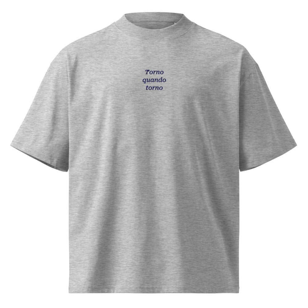 Torno quando torno — t-shirt oversize grigia, ricamo blu