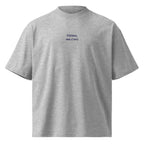 Ultimo, ma c'ero — t-shirt oversize grigia, ricamo blu