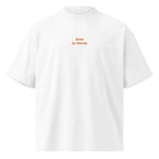 Sono in ritardo — t-shirt oversize bianca, ricamo arancione