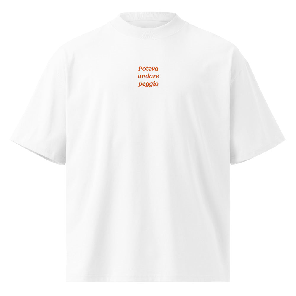 Poteva andare peggio — t-shirt oversize bianca, ricamo arancione