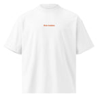 Non insisto — t-shirt oversize bianca, ricamo arancione