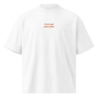 Corro per stare zitto — t-shirt oversize bianca, ricamo arancione