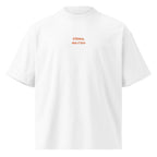 Ultimo, ma c'ero — t-shirt oversize bianca, ricamo arancione