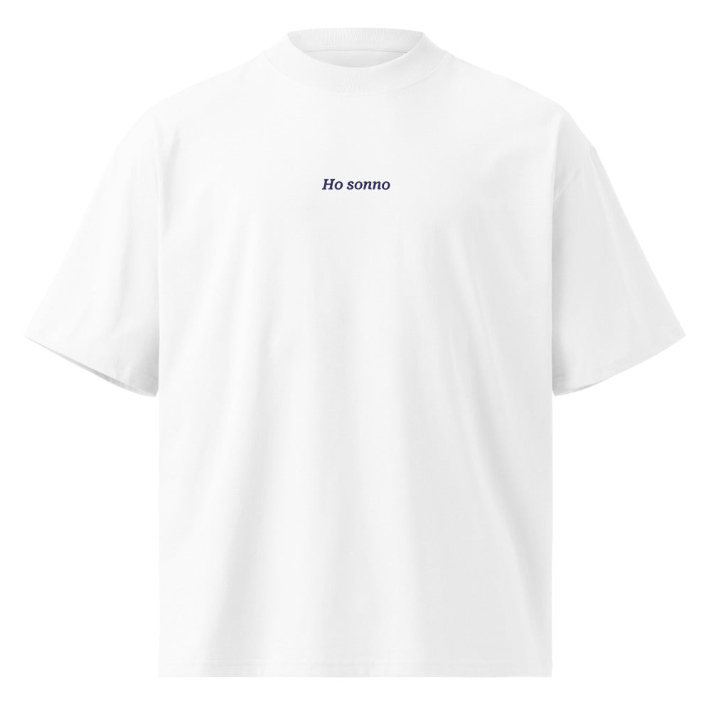 Ho sonno — t-shirt oversize bianca, ricamo blu