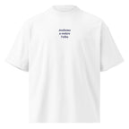 Andiamo a vedere l'alba — t-shirt oversize bianca, ricamo blu