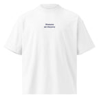 Nessuno mi rincorre — t-shirt oversize bianca, ricamo blu
