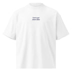 Corro per stare zitto — t-shirt oversize bianca, ricamo blu