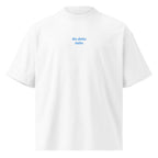 Ho detto tutto — t-shirt oversize bianca, ricamo acqua pavone