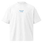 Non torno a casa — t-shirt oversize bianca, ricamo acqua pavone