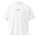 Senza cronometro — t-shirt oversize bianca, ricamo acqua pavone
