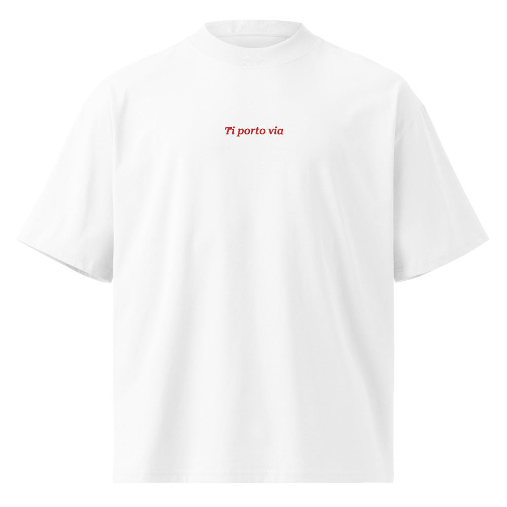 Ti porto via — t-shirt oversize bianca, ricamo rosso
