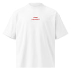 Passo a prenderti — t-shirt oversize bianca, ricamo rosso