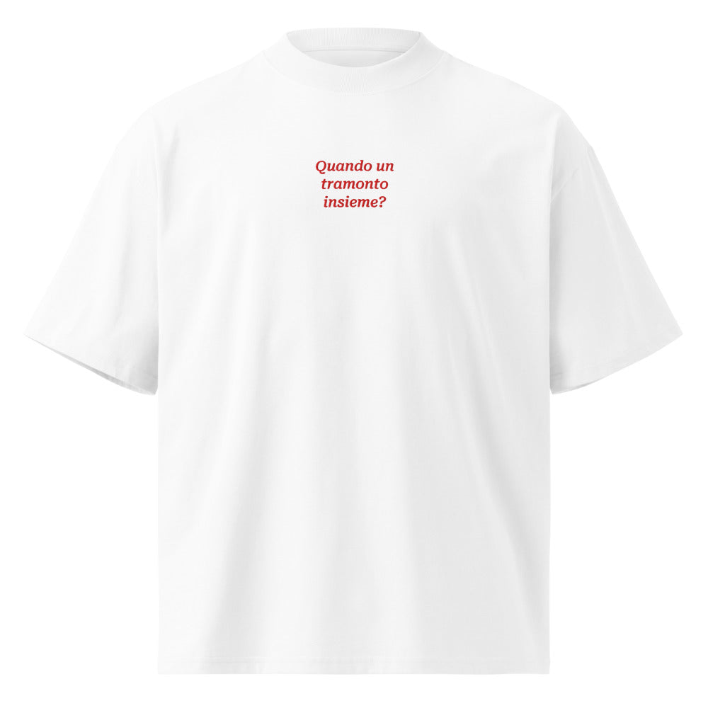 Quando un tramonto insieme? — t-shirt oversize bianca, ricamo rosso