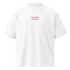 Faccio finta di niente — t-shirt oversize bianca, ricamo rosso