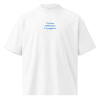 Il primo chilometro è il peggiore — t-shirt oversize bianca, ricamo acqua pavone